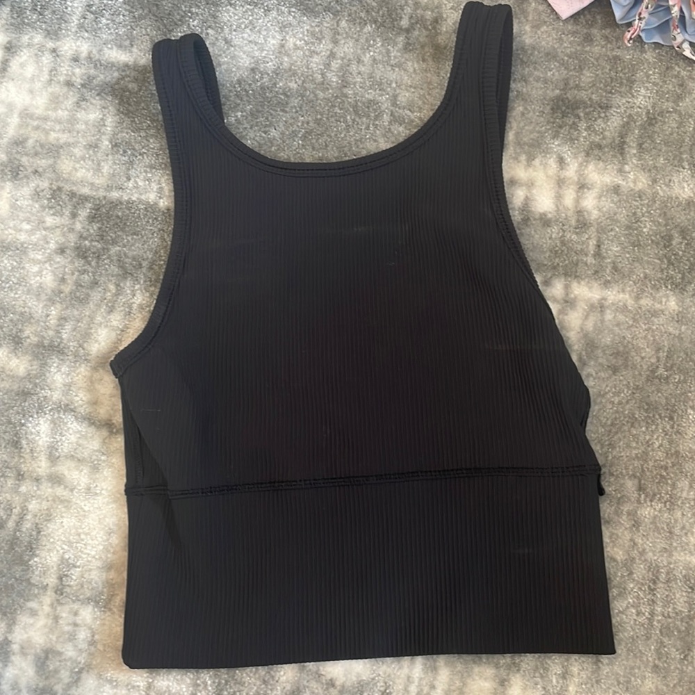 Power pivot ribbed tank top